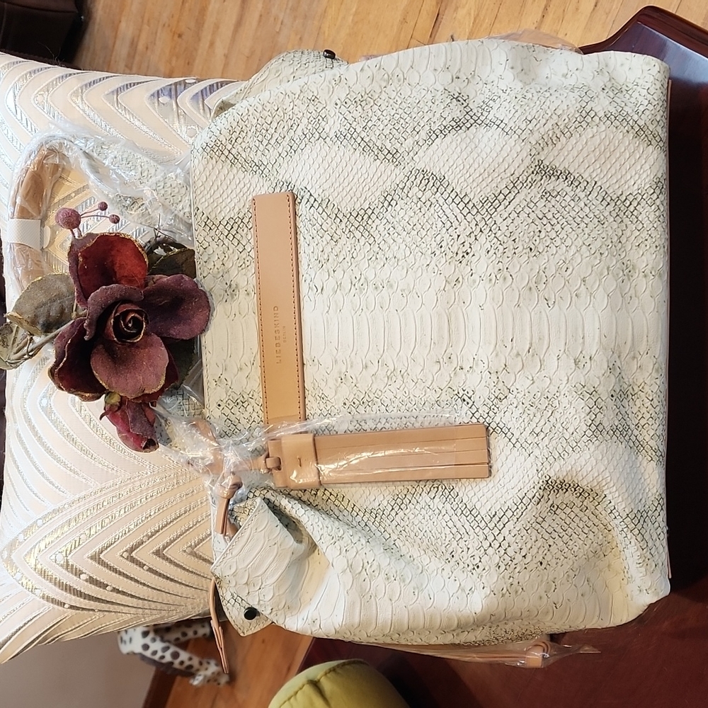 Liebeskind Berlin Sarri Shopper - 100% Cowhide Leather